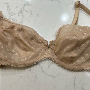 New with tags.  Chantelle underwire bra 36C